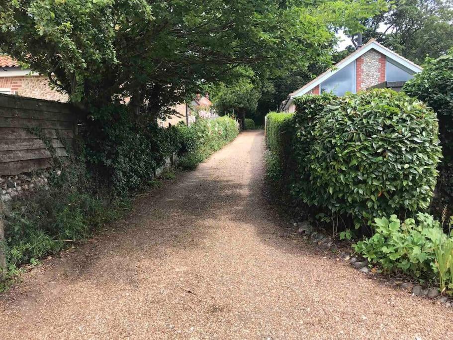 Lovely Quiet Cottage Sleeps 4 Adults, 4 Children, Dog Friendly Cley next the Sea Exterior photo